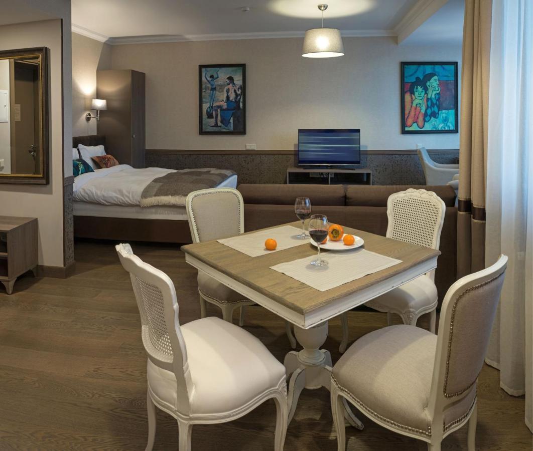 Zentrum Hotel Kisinyov Kültér fotó