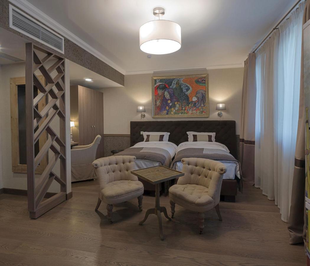 Zentrum Hotel Kisinyov Kültér fotó